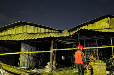 Ratusan Kios Pasar Kanjengan Semarang Terbakar