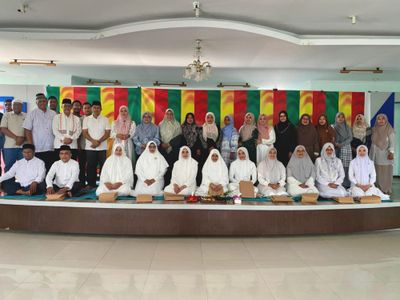 Dinkes Banda Aceh Lepas Jamaah Haji dan TKHI 2026 dengan Tradisi Peusijuk