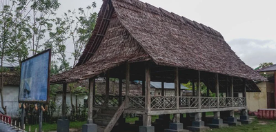 Rumah Adat Sasadu: Simbol Kebersamaan dan Kearifan Lokal Masyarakat Sahu di Maluku Utara