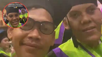 Momen Emosional, Pria Ini Bangga Teman Tunanetranya Jalani Prosesi Wisuda dan Dapat Tawaran S2