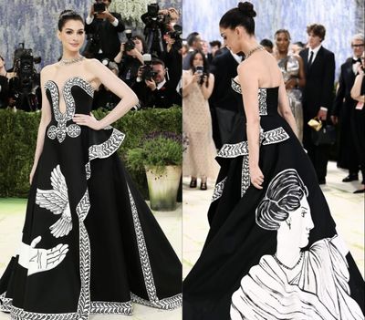 Aktris Anne Hathaway Tampil Artistik di Met Gala 2026 dengan Gaun Lukisan Tangan