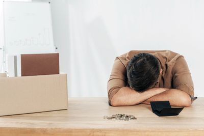 Apa Itu Quarter Life Crisis? Kenali Tanda dan Tips Menghadapinya