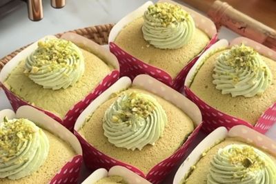 Lembut Banget! Hokkaido Chiffon Pistachio Ini Bikin Semua Orang Ketagihan