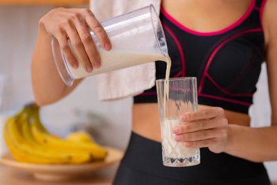 7 Minuman Tinggi Protein Selain Protein Shake, Cocok Buat Bantu Jaga Otot
