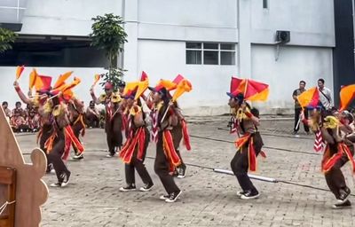 Semangat Pagi dari Lapangan Sekolah, Siswa SD di Kota Malang Tekuni Latihan Semaphore Pramuka