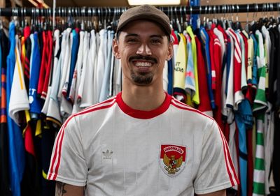 Tijjani Reijnders Semringah Kenakan Jersey Retro Timnas Indonesia