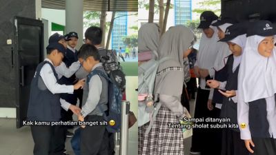 Inspiratif! Kakak Kelas Salah Satu SD di Bandung Membimbing Adik Kelas dengan Penuh Perhatian
