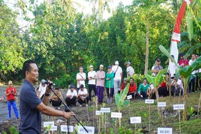 Semangat Gotong Royong Menggema di Jembrana, Bupati Kembang Pimpin Penanaman Mangrove