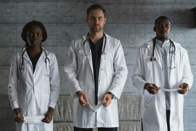 Kisah Dokter Inspiratif Di Papua Yang Mengabdi Hingga Pedalaman