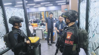 Brimob Kepung Kantor di Hayam Wuruk, Ternyata Terkait Judol Internasional