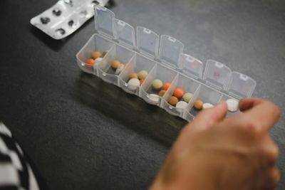 Gerebek Toko Kosmetik di Ciracas, BBPOM Jakarta Sita 72 Jenis Obat Keras Tanpa Izin Edar!
