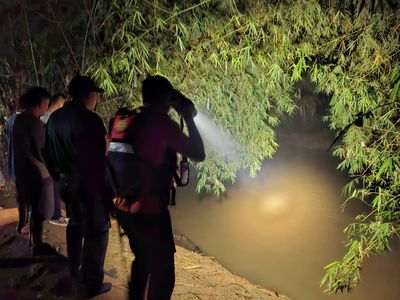 Sandal Ditemukan di Tepi Sungai Balita 5 Tahun Diduga Terseret Arus Sungai Cisimeut