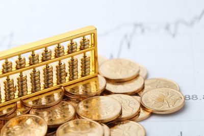 5 Cara Menentukan Target Investasi Emas dari Gaji, Pemula Wajib Tahu!