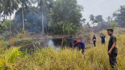Diduga Akibat Bakar Sampah, Karhutla Hanguskan Lahan di Muara Dua Lhokseumawe