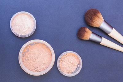 5 Kesalahan Pakai Bedak yang Sering Nggak Disadari, Bisa Bikin Make up Crack!
