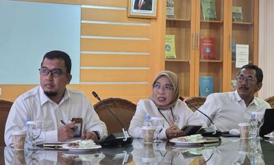 Kemendikdasmen Pastikan Guru Non-ASN Tetap Mengajar, Tak Ada PHK Massal