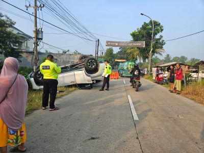 Satlantas Polres Serang Olah TKP Lakalantas Cikeusal Yang Menyebabkan Pejalan Kaki Jadi Korban