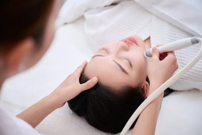 10 Treatment Skincare Paling Populer di Korea Selatan, Bikin Kulit Glowing ala Idol K-Pop