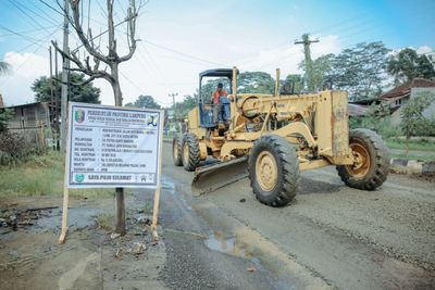 Perbaikan Jalan Pattimura Kota Metro 1,1 Km Pakai Beton, Target Rampung September 2026