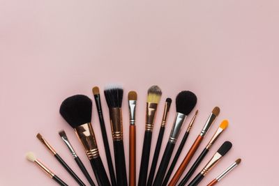 5 Cara Bersihkan Brush Makeup yang Benar, Jangan Sampai Bikin Kulit Bermasalah!
