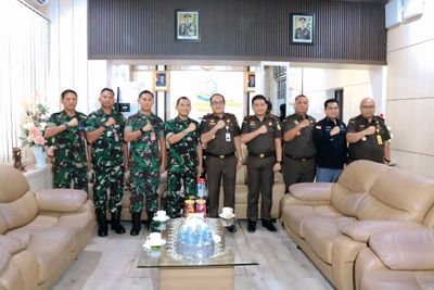 Kajati Maluku Terima Kunjungan Danlanud Pattimura Ambon, Perkuat Sinergi dan Kerja Sama