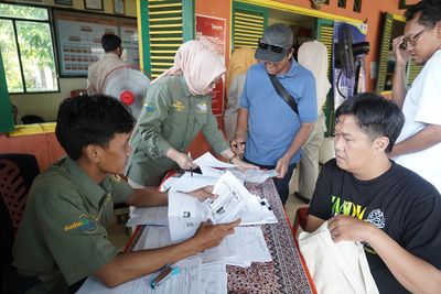 Dukcapil DKI Jakarta Tetap Buka 14-15 Mei, Kesempatan Emas Urus KTP dan IKD Buat Kamu yang Super Sibuk!
