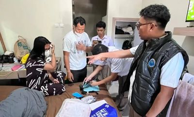 BNN Kota Mataram Gerebek Rumah Kos di Karang Taliwang, Empat Orang Positif Narkoba
