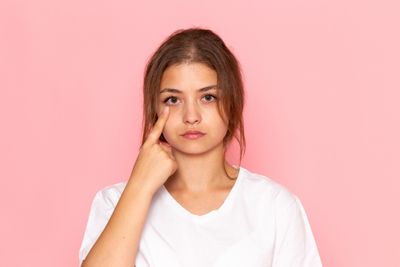 Tips Mudah Atasi Bintitan di Kelopak Mata agar Cepat Kempis, Jangan Asal Pegang