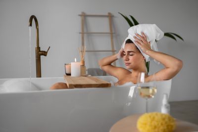 Manfaat Alpha Arbutin pada Sabun Brightening untuk Kulit Tubuh, Bisa Bantu Cerah Bertahap