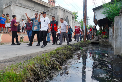 Rico Waas Pastikan Penanganan Drainase Jadi Prioritas di Kawasan Mabar