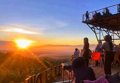 Viral di Medsos, Kenz s Hill Batu Jadi Spot Favorit Menikmati Sunrise hingga Citylight Kota Batu