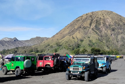 Long Weekend Bikin Jeep Bromo Diserbu Wisatawan, Orderan Melonjak Sejak Dini Hari
