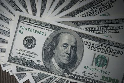 Rupiah Terus Melemah, Ini Dampak Nyata yang Sering Tak Disadari