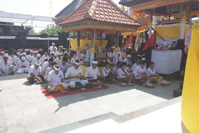 Wabup Ipat Tunas Bhakti di Pura Melanting, Harap Pasar Negara Semakin Ramai dan Nyaman