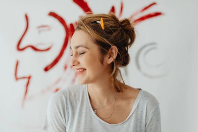 3 Kebiasaan Sederhana yang Membuat Perempuan Selalu Tampak Menarik