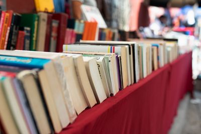 Industri Bisnis Buku Indonesia Makin Lesu, Ini Penyebab dan Dampaknya ke Penulis!