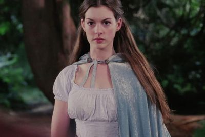 Film Ella Enchanted Diadaptasi Jadi Serial Disney+ dan Diproduseri Anne Hathaway
