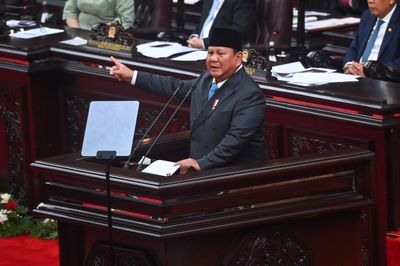 Presiden Minta Menteri dan Kepala Daerah Bersihkan Birokrasi dari Pungli dan Korupsi