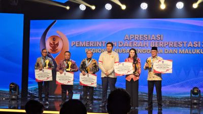 Bupati Morotai Bawa Daerah Kepulauan Raih Penghargaan Regional Penanggulangan Kemiskinan dan Stunting