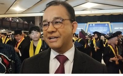 Anies ke Wisudawan UGM: Ekonomi Sedang Melambat, Siapkan Mental Kuat