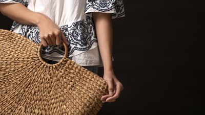 Daftar Kerajinan Khas Sulawesi Tenggara yang Cocok Dijadikan Oleh-Oleh