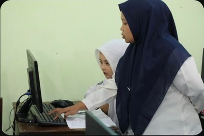 Cetak Generasi Penerus Program Sekolah Kemitraan Jateng Membantu Siswa Siswi Kurang Mampu Lanjut Sekolah