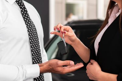 Inden Artinya Apa? Ini Penjelasan dalam Pembelian Mobil dan Motor Baru