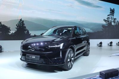SUV Listrik Premium Volvo EX90 Resmi Meluncur di Indonesia, Berapa Harganya?