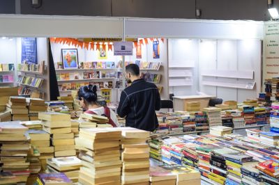 Industri Buku Indonesia di Tengah Perubahan Zaman: Antara Tren Baru dan Tantangan Pembajakan