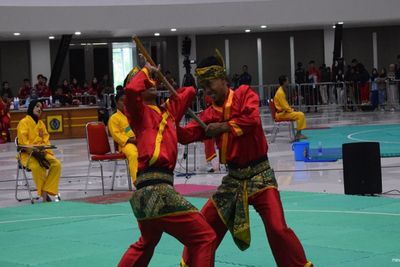 Kompak Tampil di Arena, Saudara Kembar UMS Ini Raih Juara Pencak Silat Nasional