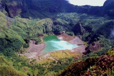 Sejarah Lengkap Gunung Awu di Sangihe