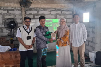 Itera dan Mata Garuda Lampung Ajak Santri Bikin Balsem Herbal, Asah Literasi Sains dan Jiwa Wirausaha