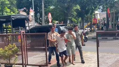 Jambret Emas Gagal Beraksi di Jakbar, Motor Malah Ditabrak Warga