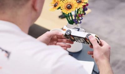 LEGO BMW M3 E30 Resmi Hadir, Desain Motorsport Klasiknya Jadi Sorotan